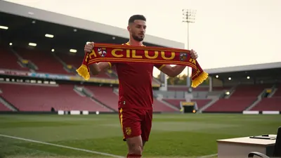 Le Mans FC s'intéresse vivement à Ugo Raghouber, ce milieu de terrain du LOSC. Les discussions s'annoncent ardentes, mais...