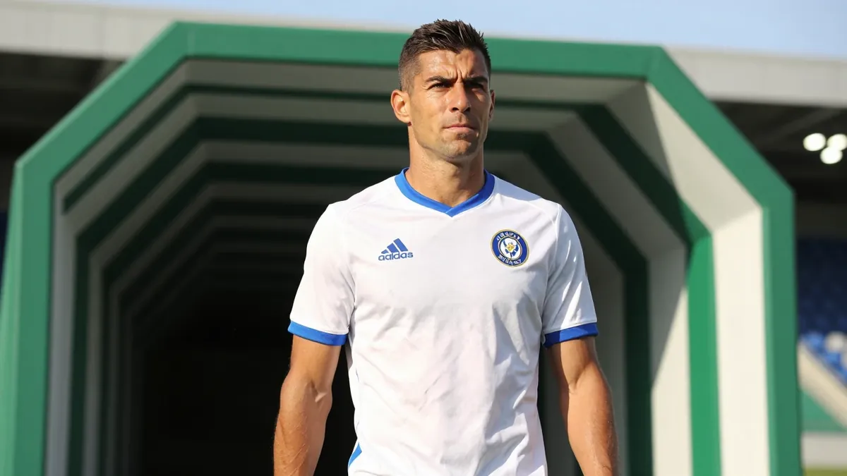 Le capitaine et cadre de la double montée, Edwin Quarshie, n'est plus dans les plans sportifs du club et est incité à...
